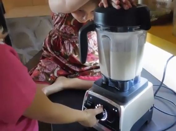 Krémová květáková polévka v mixéru Vitamix