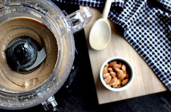 Ořechová másla vyrobená v přístroji NutraMilk Domácí výroba ořechového másla